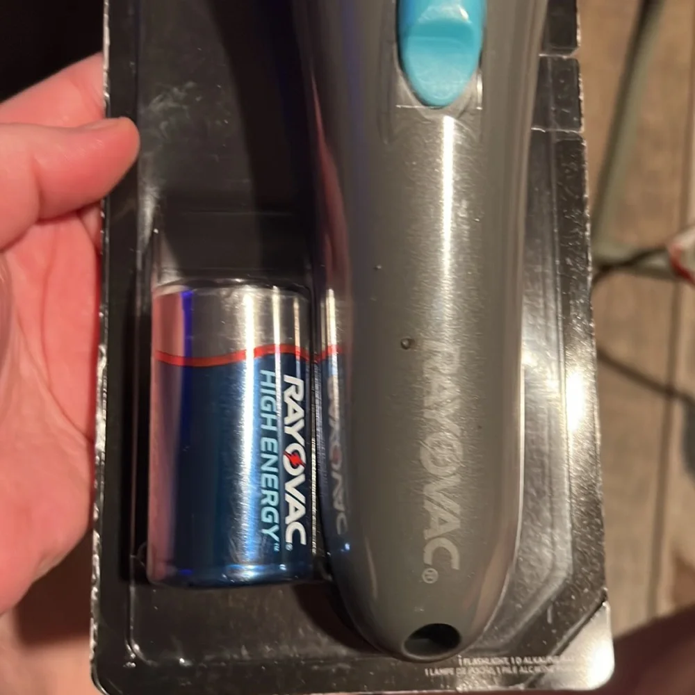 Ray-O-Vac LED flashlight New in package BEH1D-BA